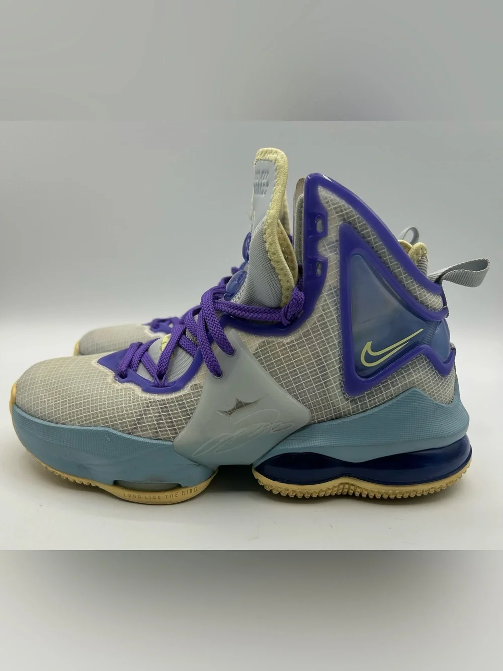 Nike LeBron XIX (GS) Sneakers in Tint-Worn Blue & Citron